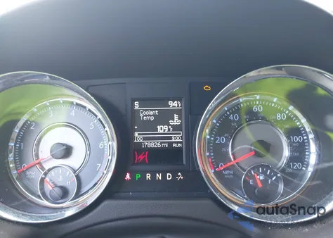 2015 Chrysler Town & Country Touring z USA, uszkodzony, nr VIN 2C4RC1BGXFR661886